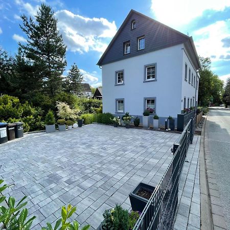 Ferienhaus Villa Adelsberg Mit Dachterrasse In Zentraler Lage Fuer Bis Zu 10 Personen Chemnitz Exterior photo