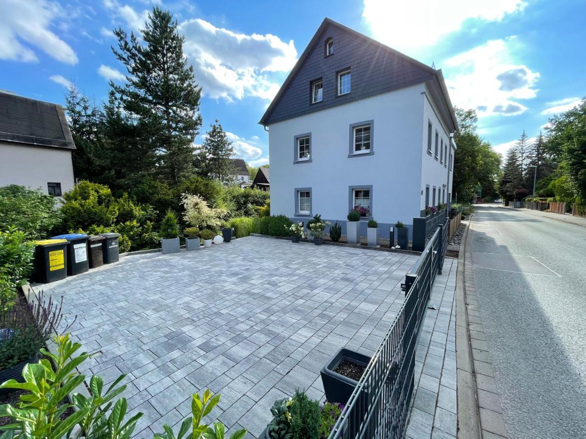 Ferienhaus Villa Adelsberg Mit Dachterrasse In Zentraler Lage Fuer Bis Zu 10 Personen Chemnitz Exterior photo