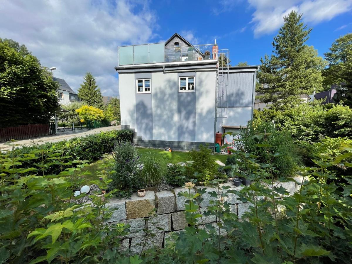 Ferienhaus Villa Adelsberg Mit Dachterrasse In Zentraler Lage Fuer Bis Zu 10 Personen Chemnitz Exterior photo
