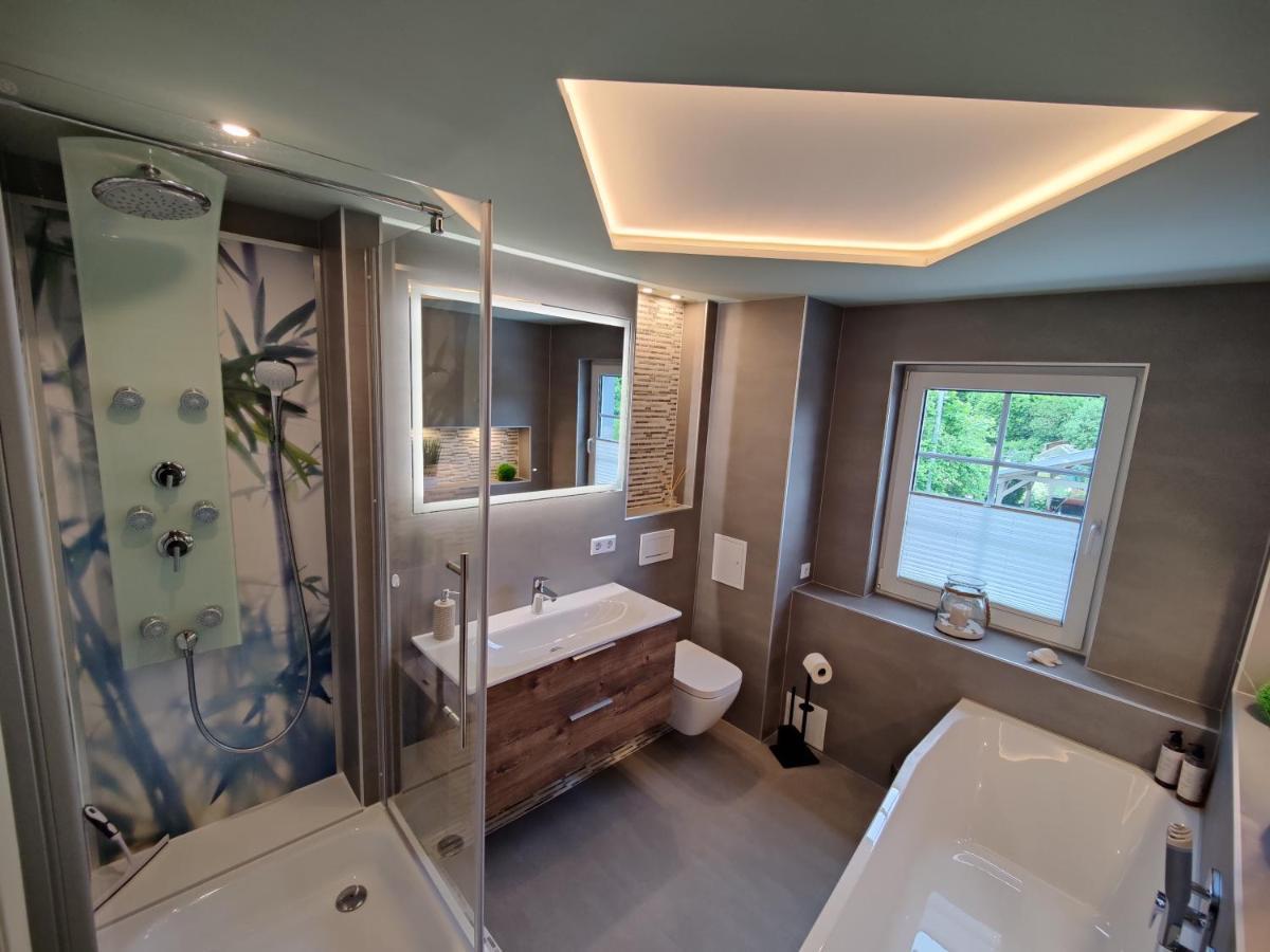 Ferienhaus Villa Adelsberg Mit Dachterrasse In Zentraler Lage Fuer Bis Zu 10 Personen Chemnitz Exterior photo