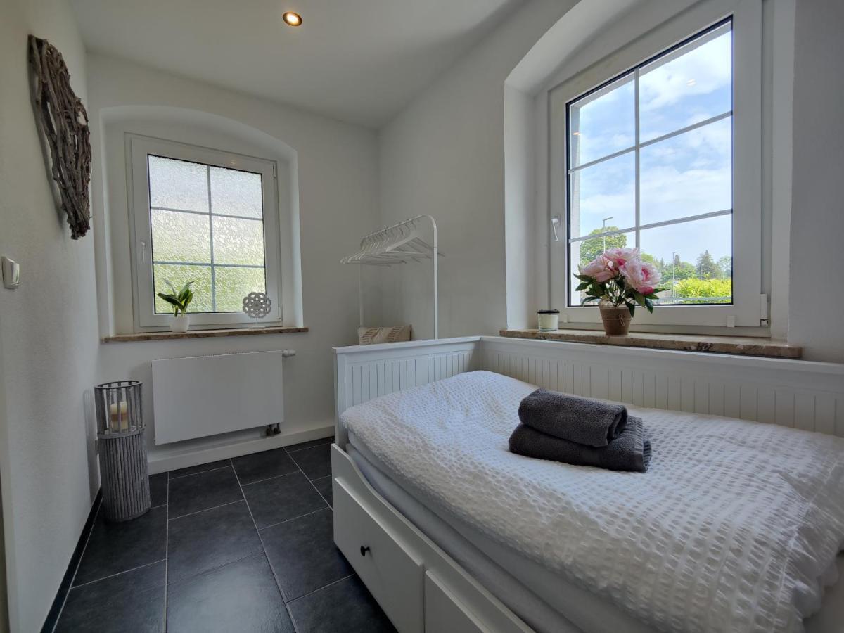 Ferienhaus Villa Adelsberg Mit Dachterrasse In Zentraler Lage Fuer Bis Zu 10 Personen Chemnitz Exterior photo