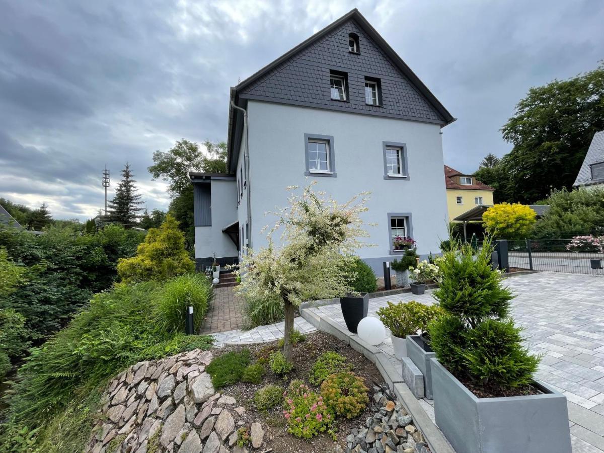 Ferienhaus Villa Adelsberg Mit Dachterrasse In Zentraler Lage Fuer Bis Zu 10 Personen Chemnitz Exterior photo